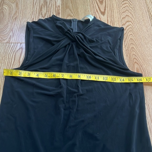 M.M.Lafleur medium black twisted knot sleeveless blouse. - Picture 7 of 8